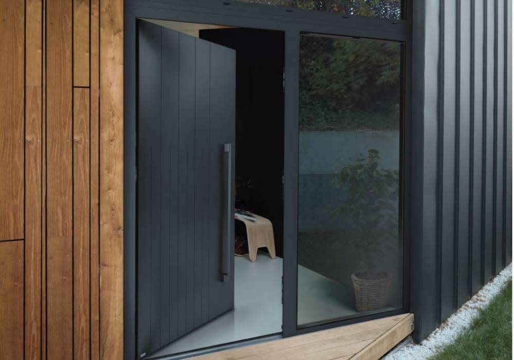 porte moderne avec verrière
